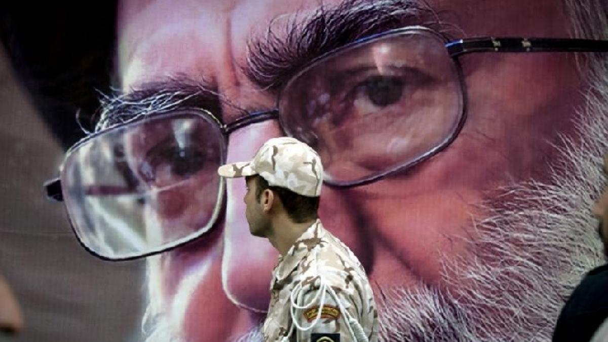 ayatollahul ali khamenei iranul doreste eliminarea totala a armelor nucleare in lume