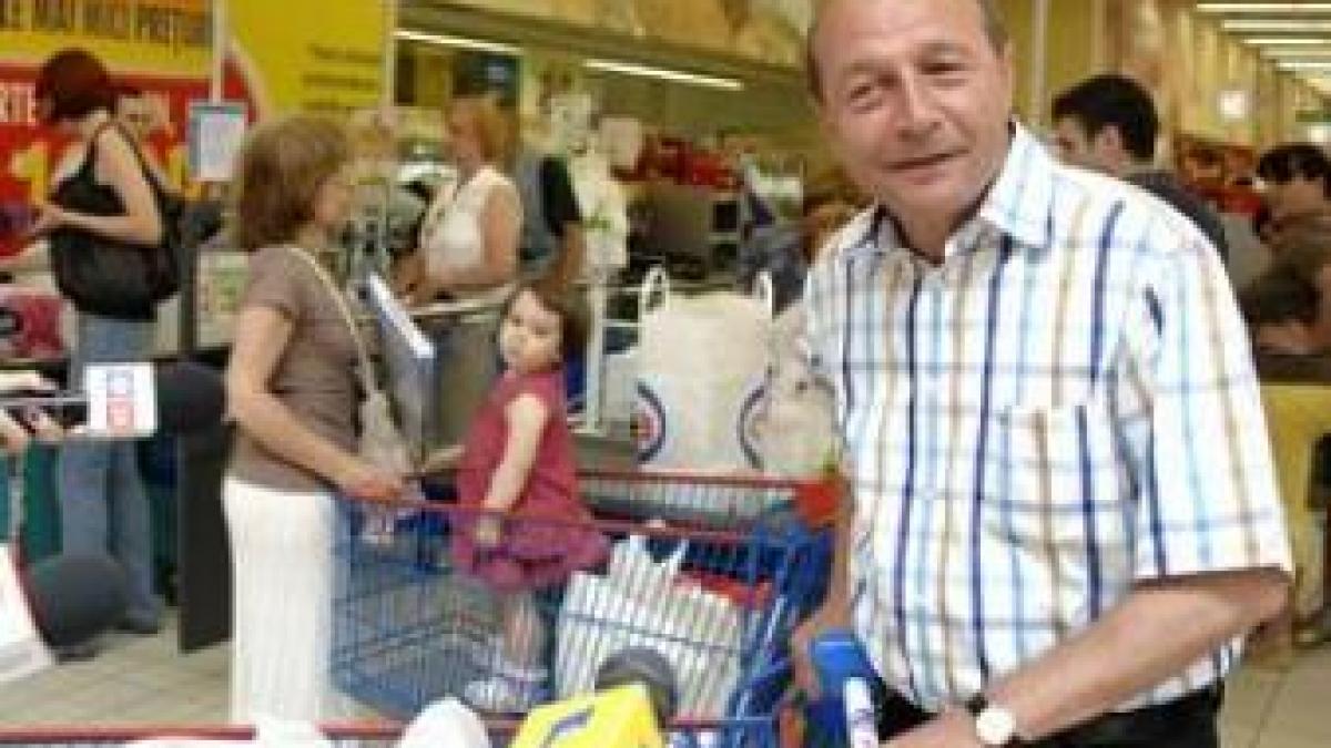 traian basescu la cumparaturi au cam crescut preturile