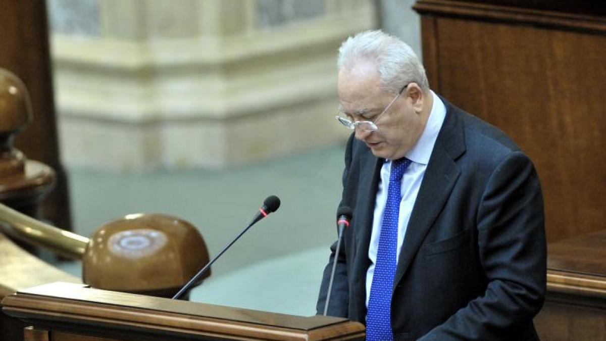 hasotti basescu sa ia atitudine in chestiunea steagului secuiesc dar si parlamentul