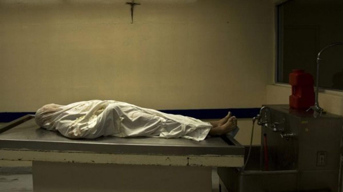 si au primit mortul dezbracat de la iml pentru ca n au avut bani