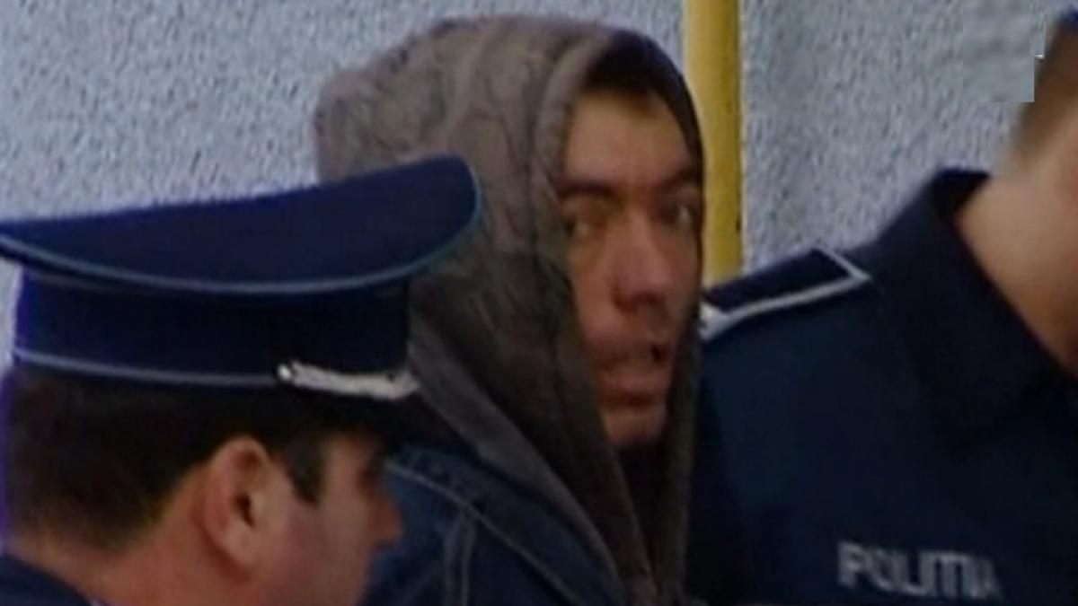 a furat sculpturi de 15 000 de euro ca sa le vanda la fier vechi pe 300 de lei