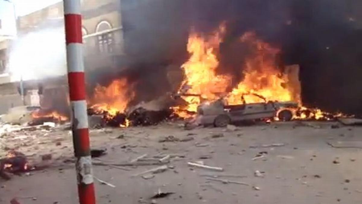 cel putin noua oameni au murit dupa ce un avion militar s a prabusit in yemen