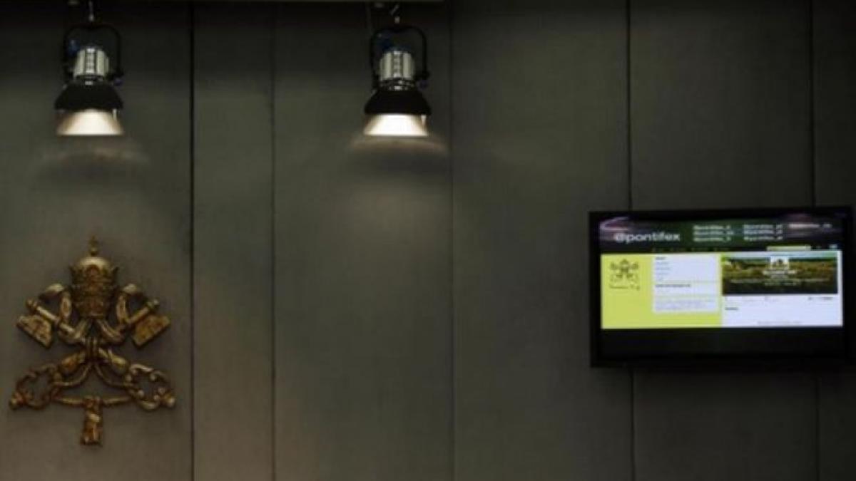 contul de twitter al papei benedict va fi inchis definitiv imediat dupa prezentarea demisiei