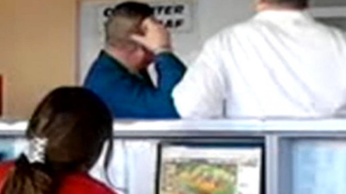 mai multe asistente de la upu braila filmate in timp ce se jucau pe internet