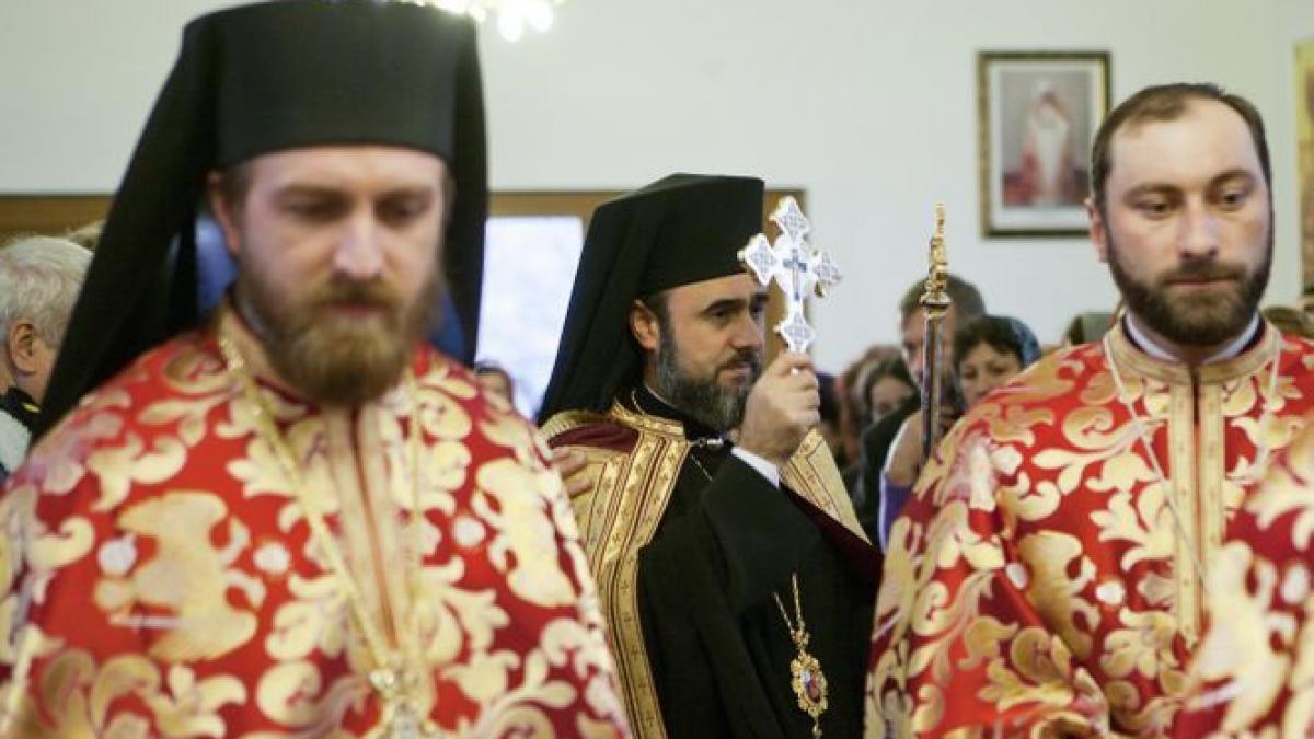 preotii s au inchinat cand au auzit asta increderea romanilor in biserica a scazut dramatic in