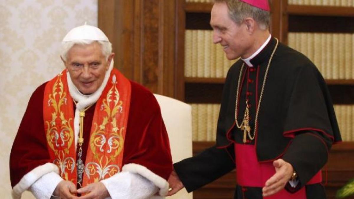 vaticanul acuzatiile referitoare la scandalurile financiare si sexuale sunt barfe si presiuni