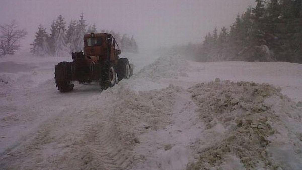 sute de turisti blocati pe munte din cauza viscolului vantul puternic ultima rabufnire a iernii