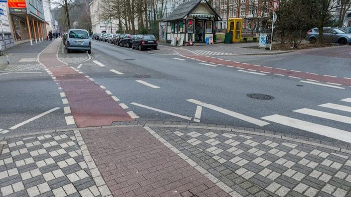 cum arata drumurile trotuarele si mijloacele de transport in cea mai puternica tara din europa