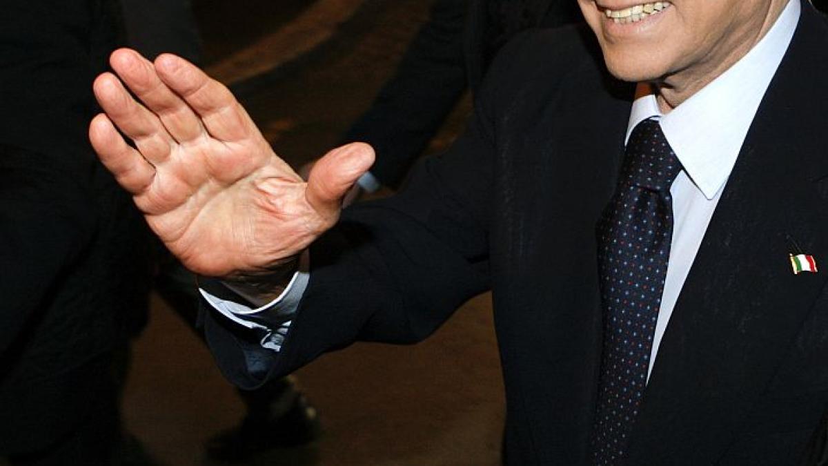 fostul premier cercetat intr un dosar de coruptie ar fi cumparat un senator cu 3 milioane de euro