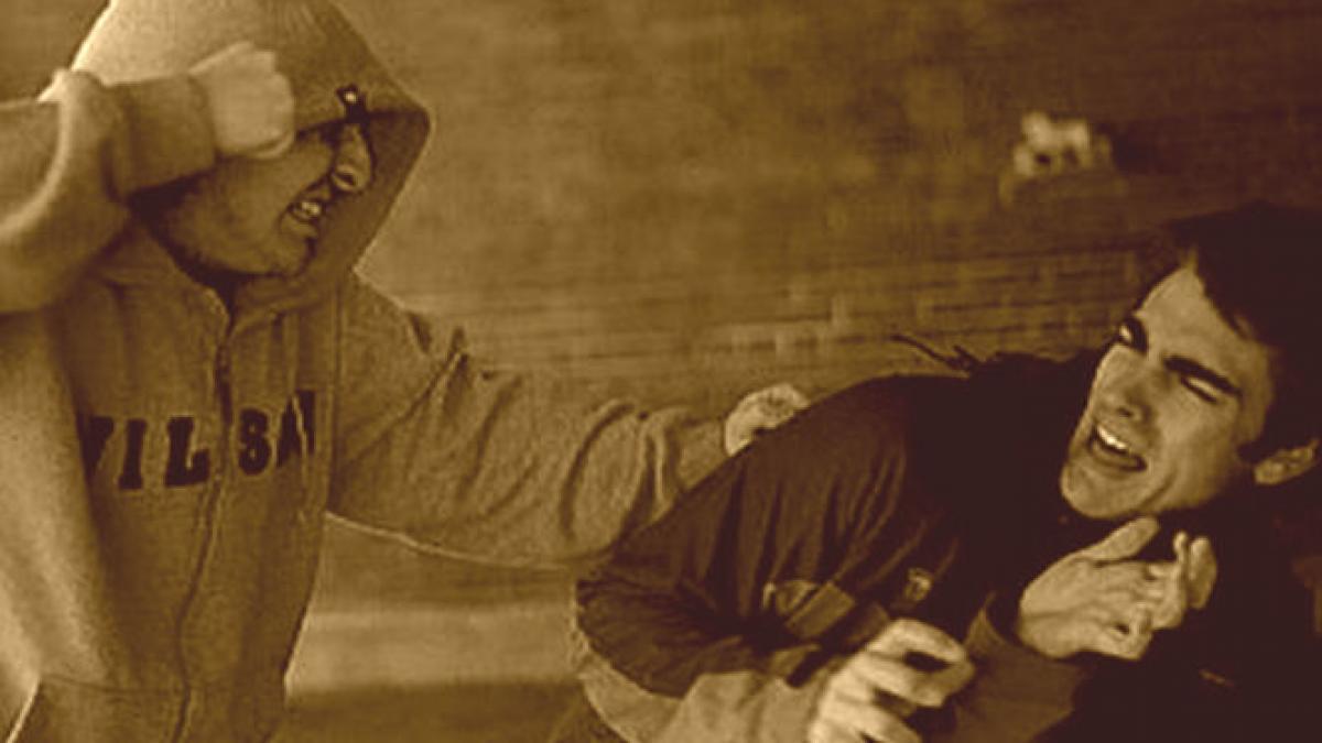 incident violent in liceu un elev din braila batut cu bestialitate de patru colegi