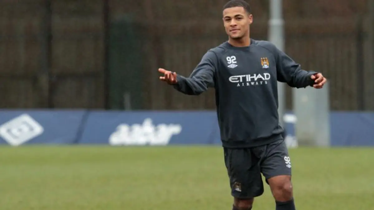 un fotbalist de la tineretul lui manchester city condamnat la inchisoare pentru uciderea a doua
