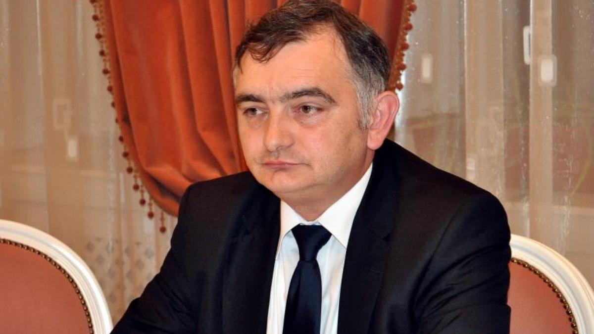 ANI: Secretarul de stat în Educaţie, Stelian Fedorca, incompatibil