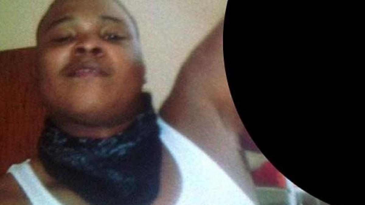 crima care a ingrozit lumea si a transat mama apoi s a pozat tinand in mana capul femeii drept