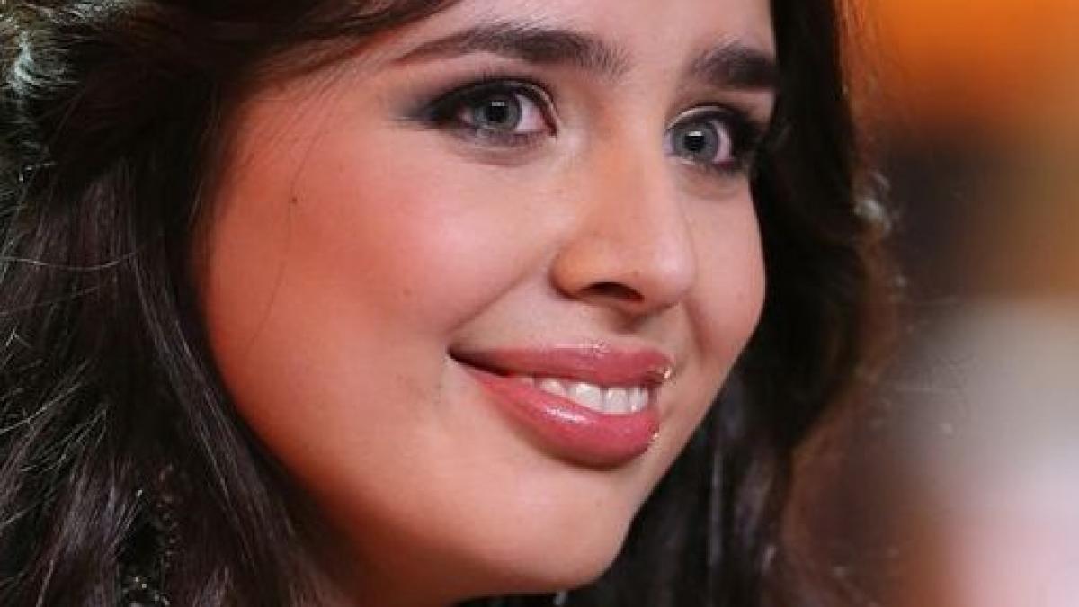 erau unele de zeci de ori mai frumoase ca ea zici ca e ratusca cea urata cum a ajuns ca o tara