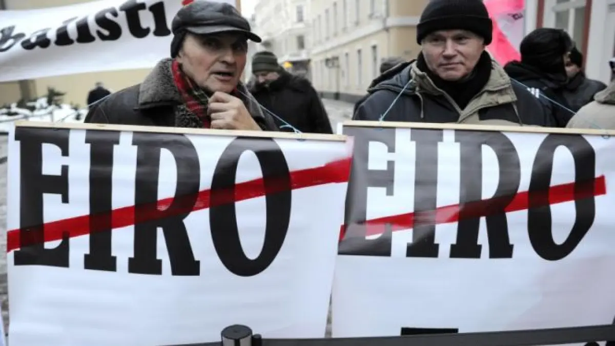 letonia a depus o cerere oficiala pentru a adera la zona euro