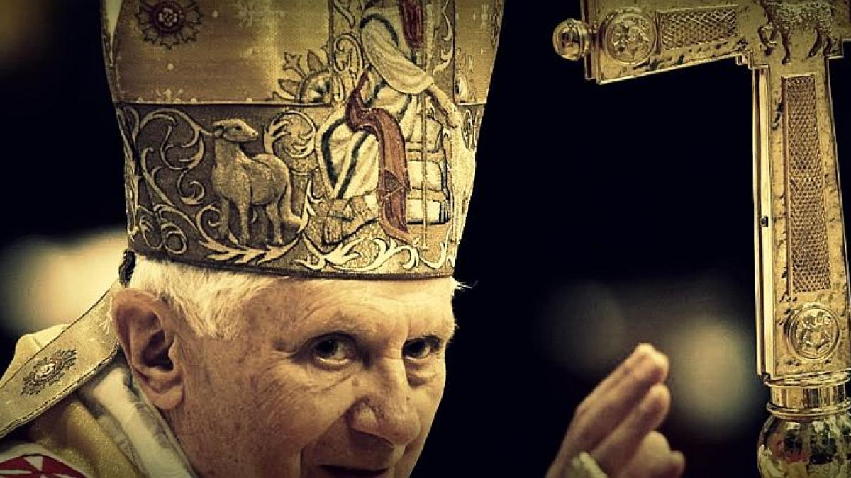 mandatul de arestare de care ar fi fugit de fapt papa benedict ar trebui acuzat de crime impotriva