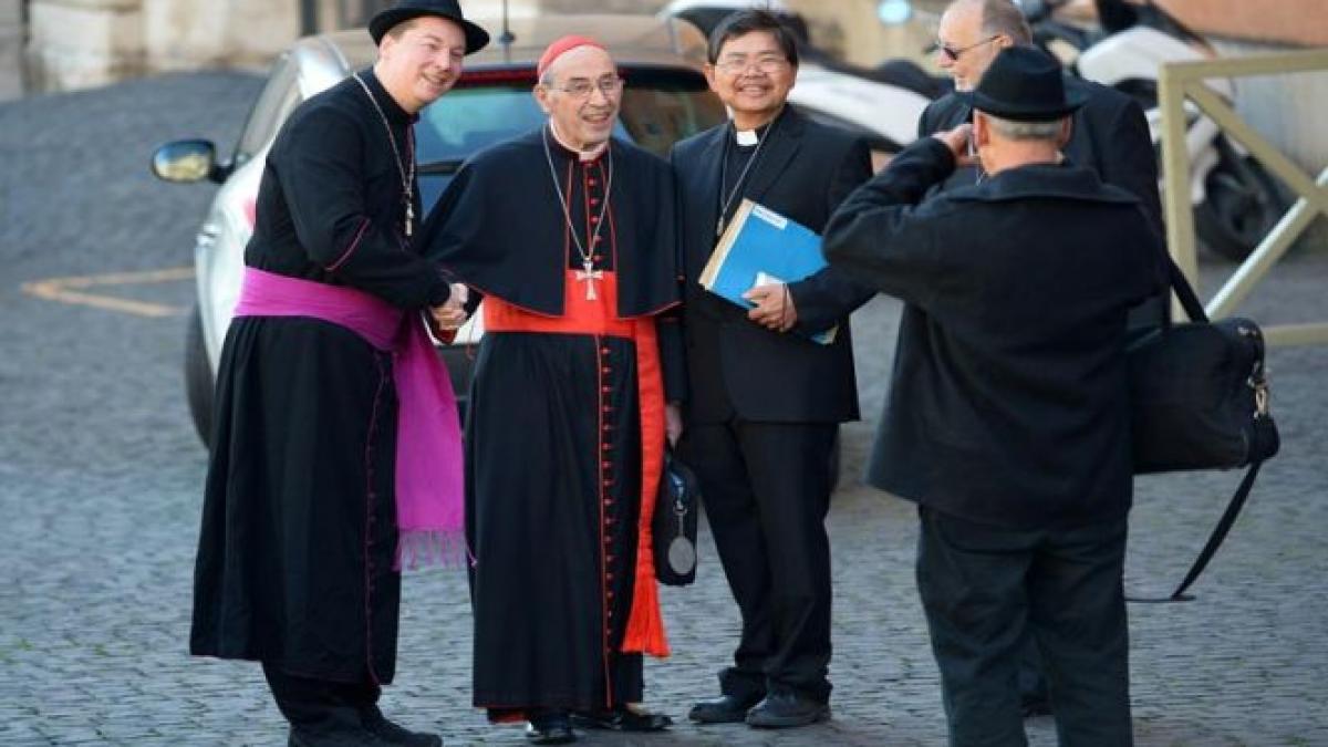un preot catolic fals a reusit sa se furiseze la vatican