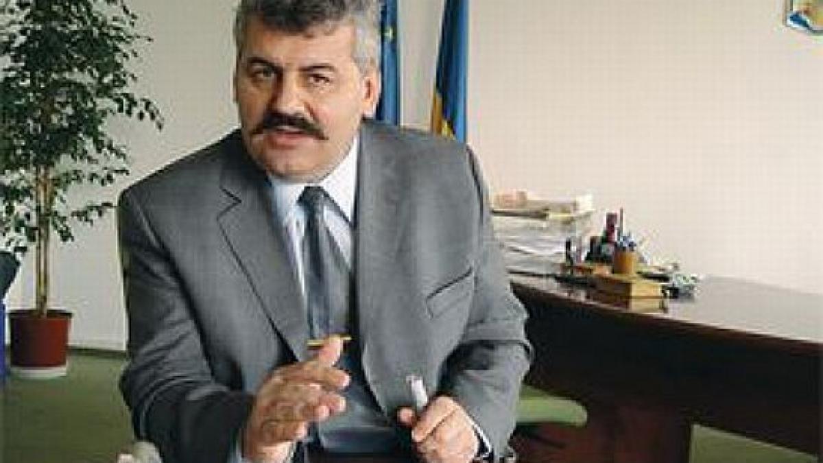 bugetarul care sfideaza criza are un salariu urias de 11 000 de euro pe luna subalternii