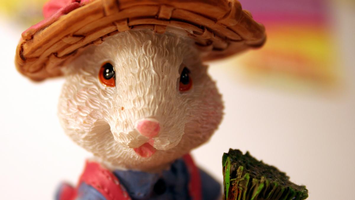 iepurasul de paste vine cu o mini vacanta pentru bugetari 2 si 3 mai declarate zile libere