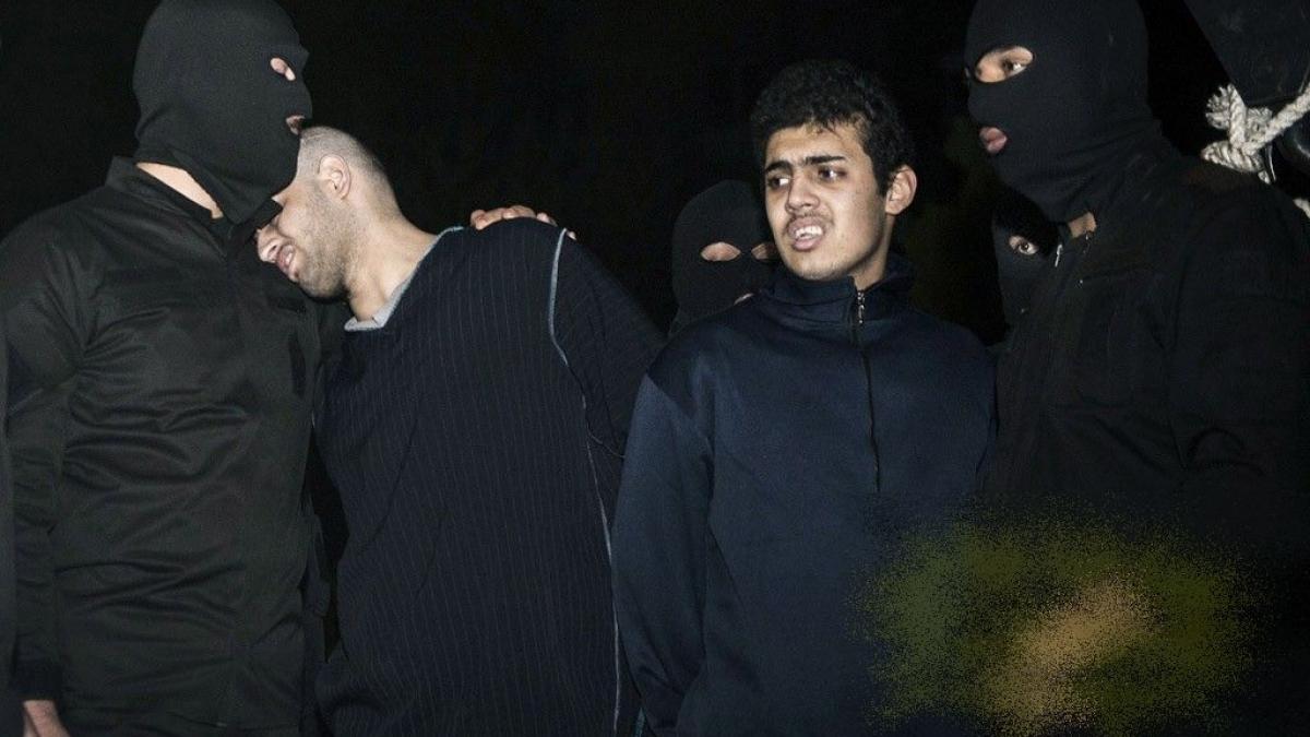 pedeapsa ingrozitoare pe care au primit o doi hoti din iran sute de oameni s au strans in piata