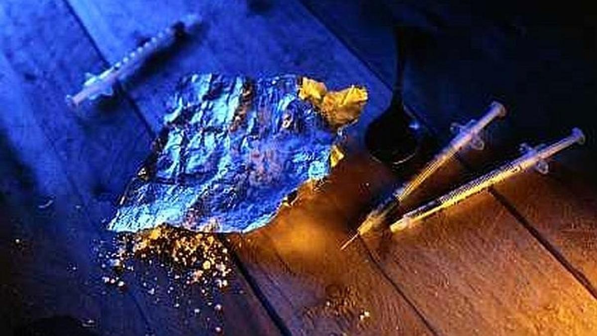 s au laudat ca se drogheaza inainte de a merge la cursuri chiar pe pagina de facebook a facultatii