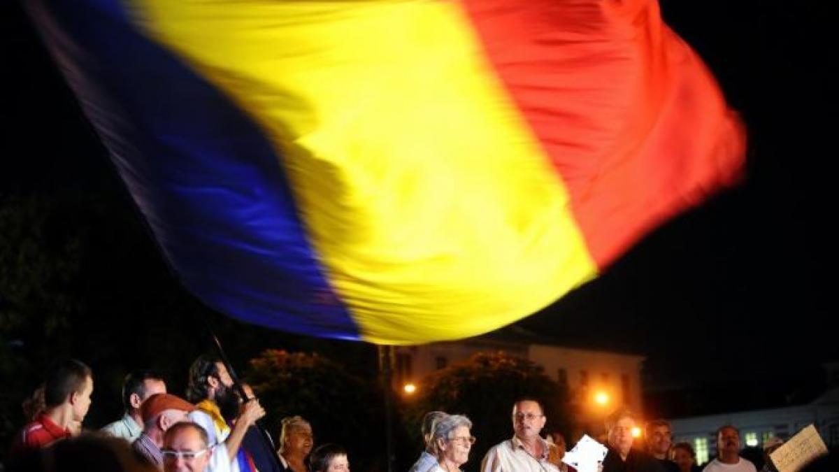 peste 500 de fani sarbatoresc in piata universitatii victoria stelei in meciul cu chelsea