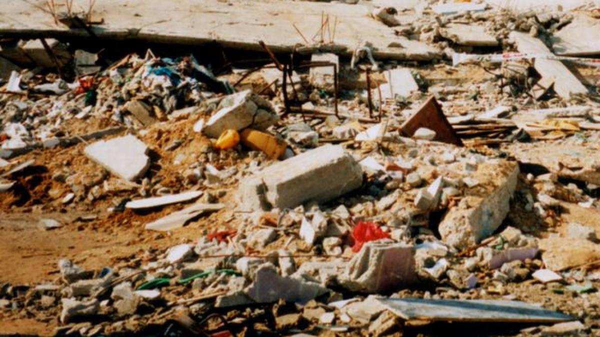 imagini incredibile la satu mare vedeti o demolare in stil romanesc