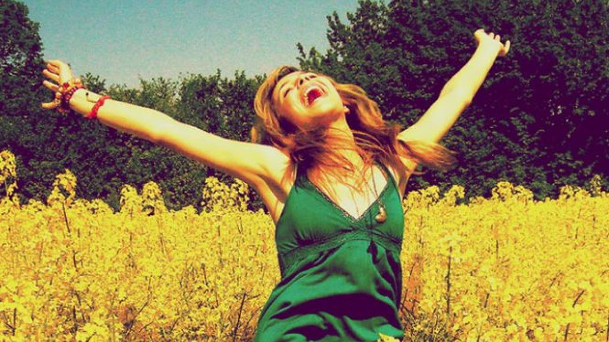 intelepciunea femeilor sa fii puternica este asemanator cu a fi o doamna daca trebuie sa spui ca