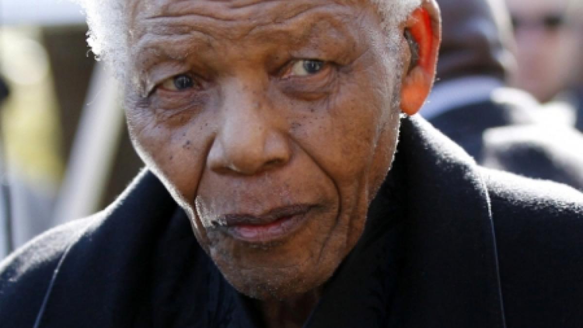 fostul presedinte sud african nelson mandela a fost spitalizat pentru analize medicale