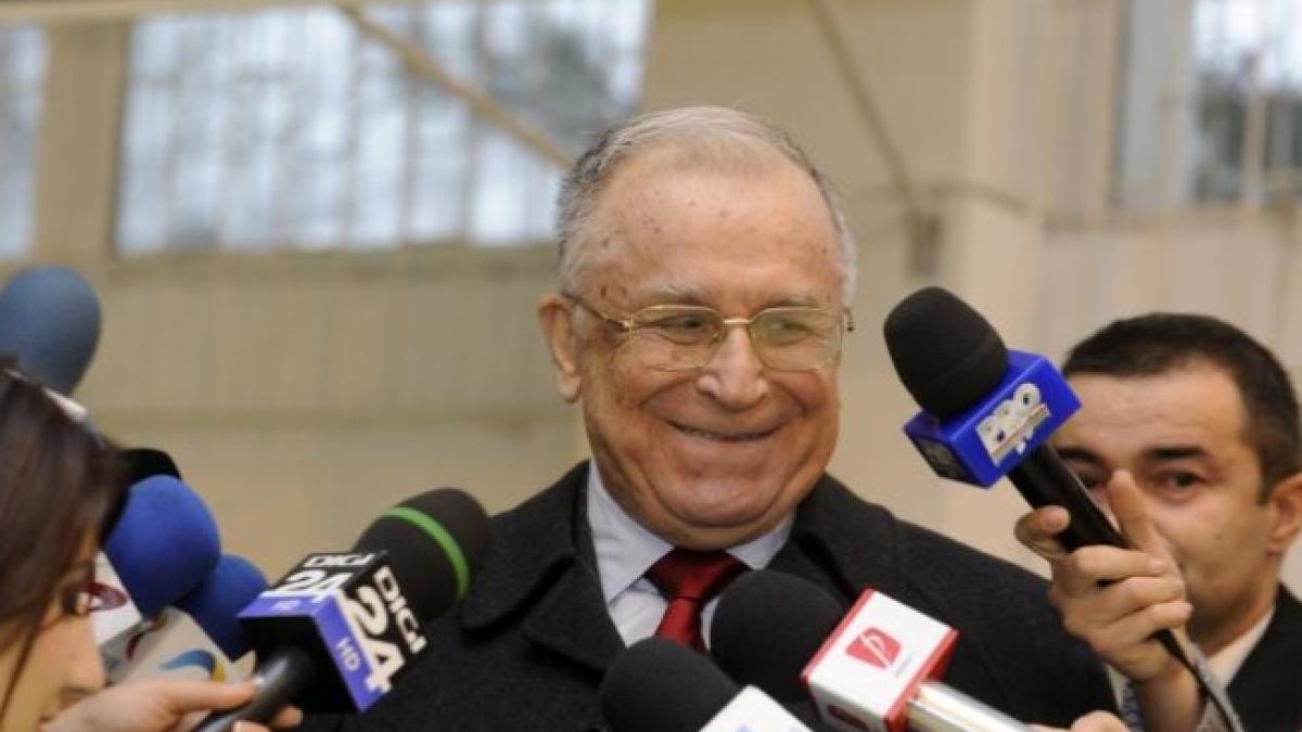ion iliescu revizuirea constitutiei trebuie realizata prin antrenarea inteligentelor nu prin