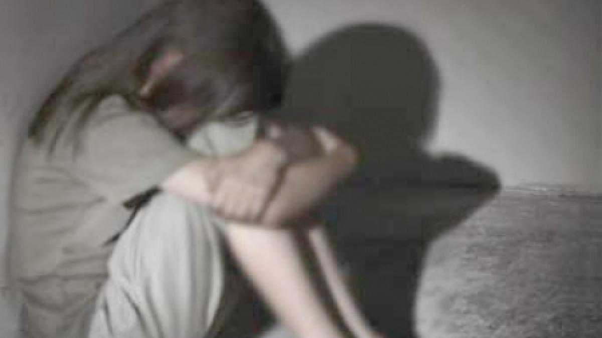 o minora din vaslui a fost abuzata sexual de sotul directoarei de la orfelinatul in care locuia