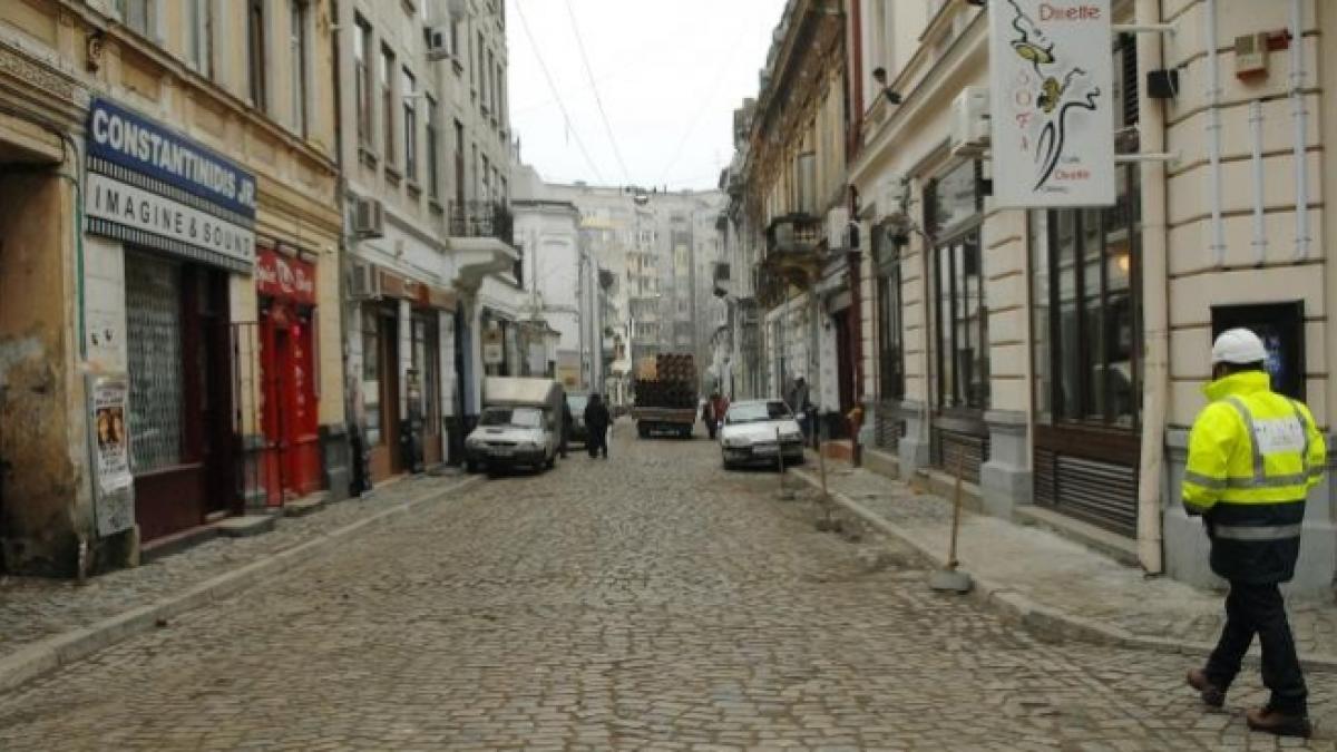 tanarul care a batut un ofiter sri vineri seara in centrul istoric al capitalei a fost arestat