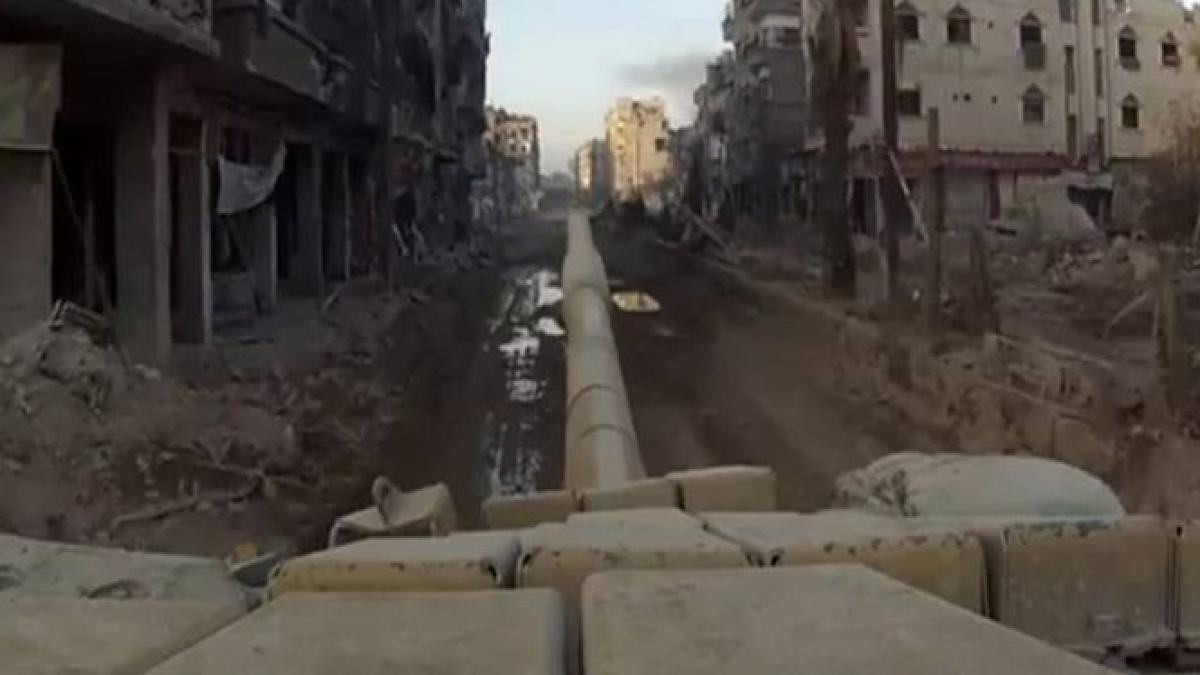 cum se vede damascul de pe turela unui tanc al armatei siriene