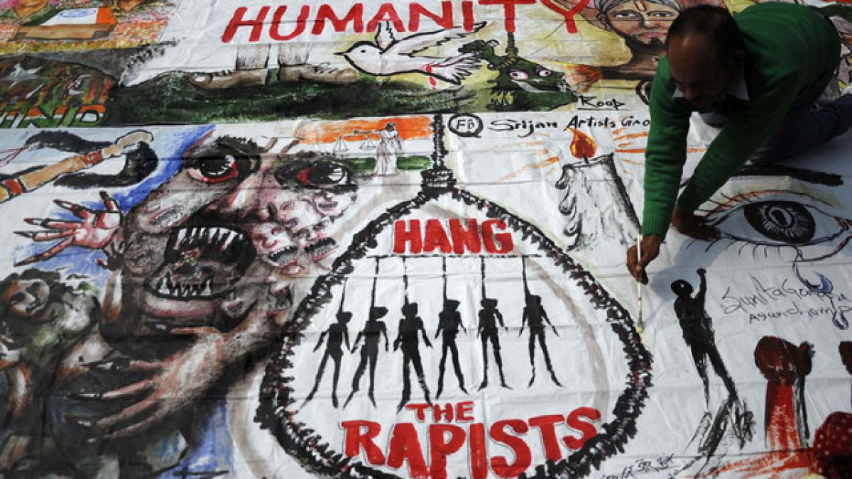 unul dintre autorii violului colectiv din autobuz in new delhi s a spanzurat in inchisoare