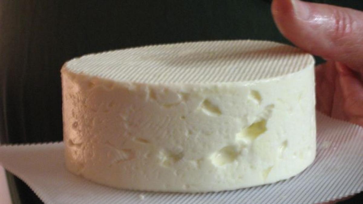 zeci de kilograme de branza au fost retrase de la vanzare produsul ar putea proveni din laptele