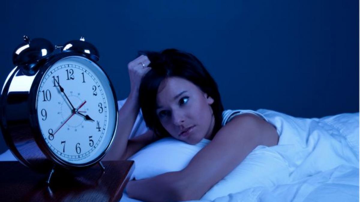 de ce se ingrasa persoanele care dorm mai putin de 5 ore pe noapte