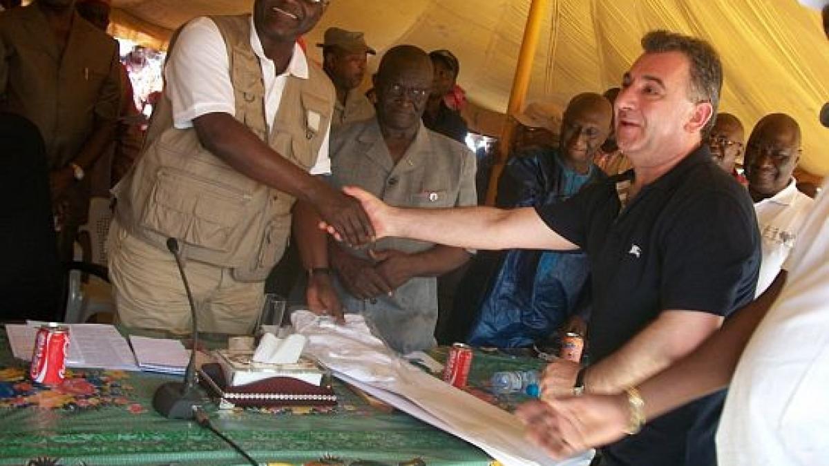 un miliardar roman rege intr o tara africana afacerea lui a scos din foame milioane de oameni