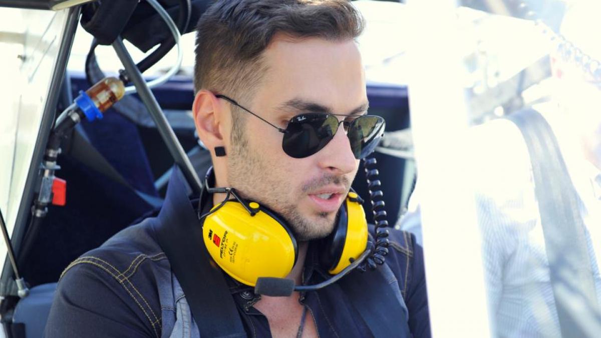 fratele cantaretului randi a primit interdictie de a parasi tara si va fi cercetat in libertate