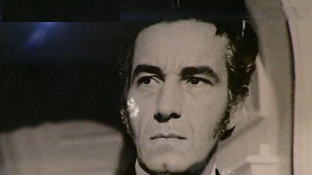 mihai gadea recita o poezie in memoria regretatului regizor sergiu nicolaescu