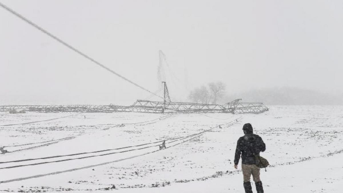 aproximativ 60 000 de gospodarii din ungaria au ramas fara curent in urma ninsorilor