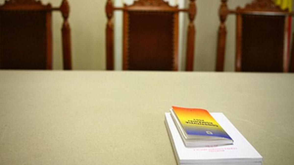 decizia csm privind revizuirea constitutiei ce au decis membrii din consiliul suprem al