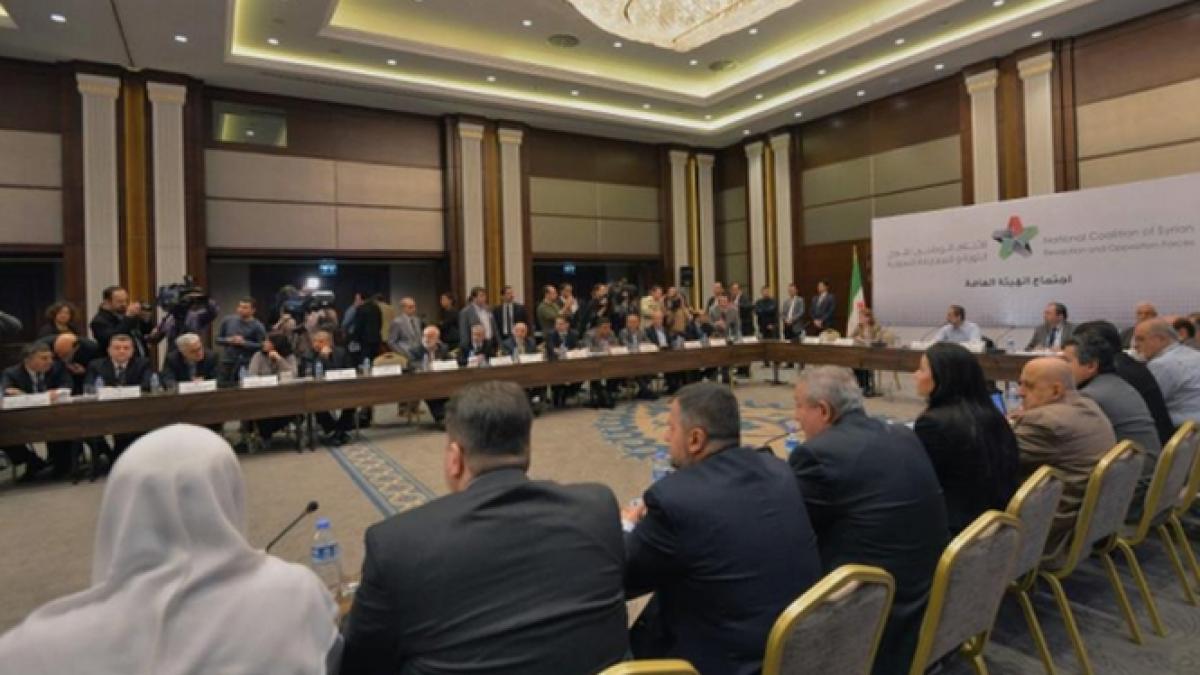 opozitia siriana s a reunit la istanbul pentru alegerea unui premier