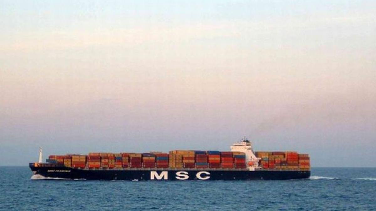 Bomba toxică plutitoare. După ce trei ţări au refuzat să o primească în porturile lor, nava germană avariată care transportă substanţe periculoase vine în România