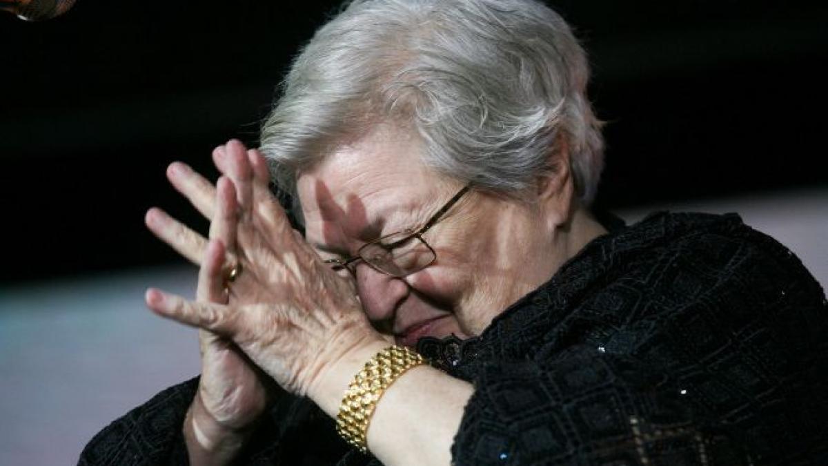 draga olteanu matei irina petrescu a fost o mare actrita un mare om de cultura si o femeie distinsa