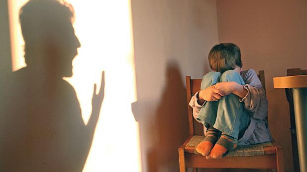 educatia facuta cu pumnul statistici halucinante arata ca 60 din copiii din romania mananca bataie