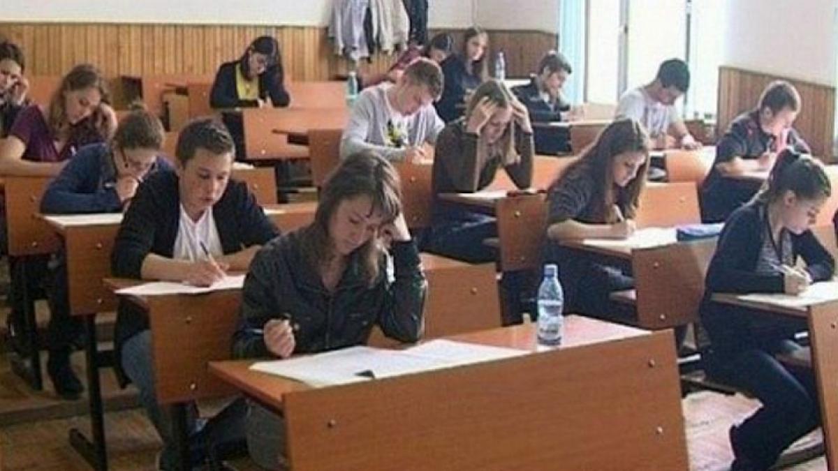 lenesi pe banii parintilor elevii de a xii a prea putin interesati de bac cluburile si facebook ul