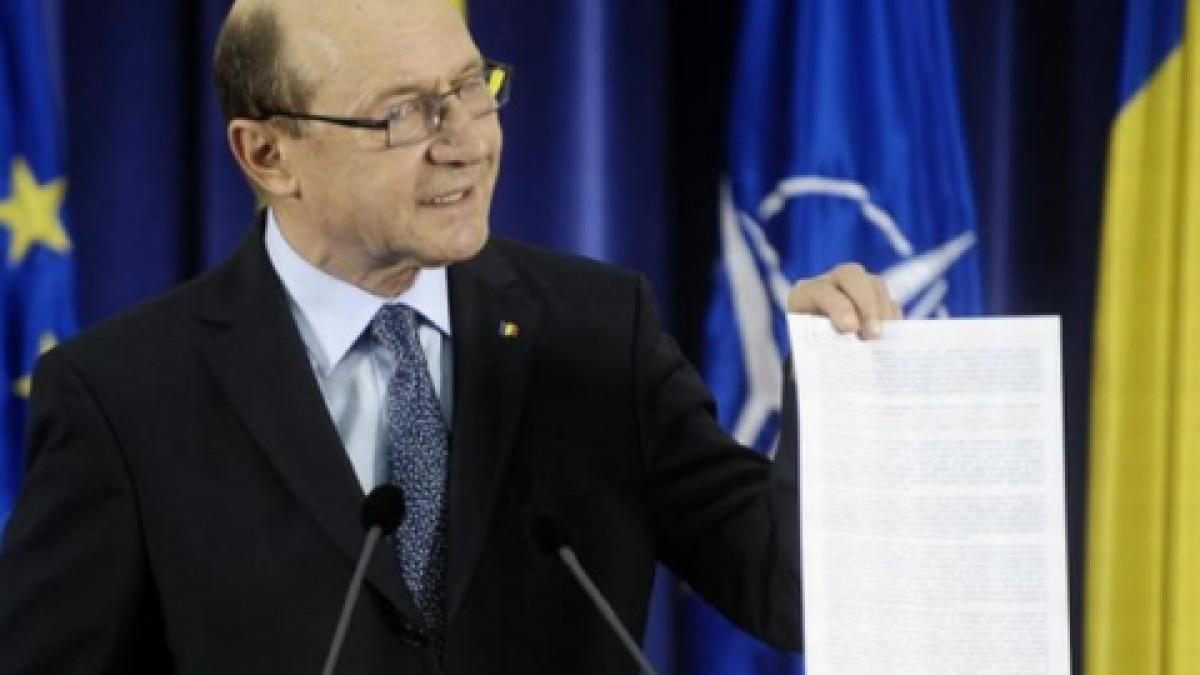 Băsescu cere deputaţilor rediscutarea proiectului de revizuire a Constituţiei, transmis în 2011