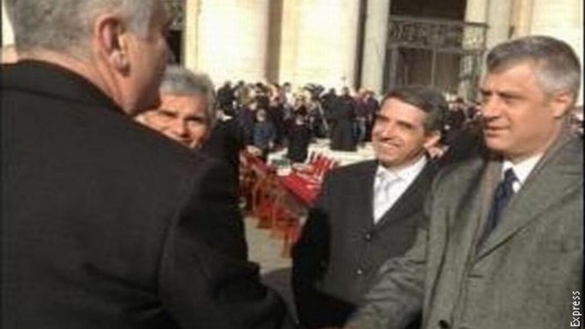 premiera istorica serbia a dat mana cu kosovo