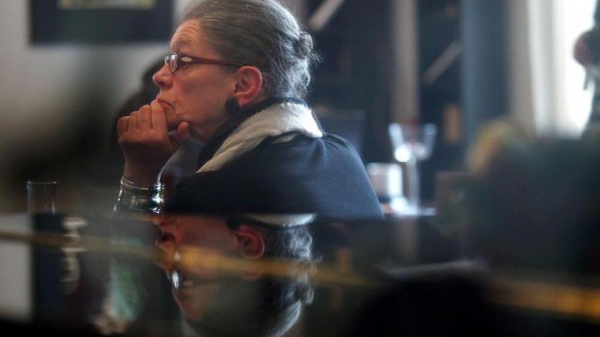 actrita irina petrescu a fost inmormantata cu onoruri militare la cimitirul reinvierea din bucuresti