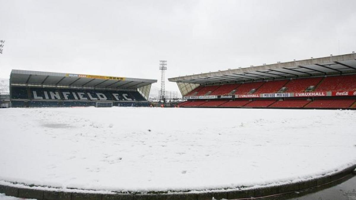 irlanda de nord circa 35 000 de locuinte fara curent electric din cauza intemperiilor
